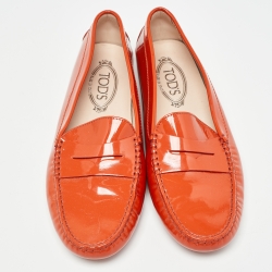 مملوكة مسبقًا Tod's Orange Patent Leather Penny Loafers Size 40
