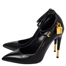 مملوكة مسبقًا حذاء كعب عالي توم فورد مقدمة مدببة ملتف حول الكاحل قفل جلد أسود مقاس 37.5