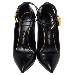 مملوكة مسبقًا حذاء كعب عالي توم فورد مقدمة مدببة ملتف حول الكاحل قفل جلد أسود مقاس 37.5