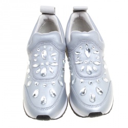 مملوكة مسبقًا حذاء رياضي سليب أون توري برش لاني جلد فضي ميتاليك مزخرف مقاس 36