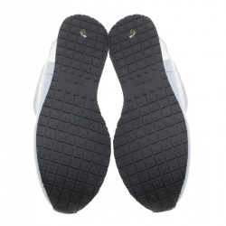 مملوكة مسبقًا حذاء رياضي سليب أون توري برش لاني جلد فضي ميتاليك مزخرف مقاس 36