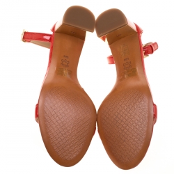 Pre Owned صندل توري برش سيور كحل كعب عريض سيسيل جلد لامع أحمر مقاس 39