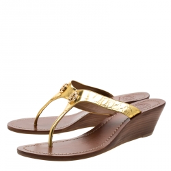 مملوكة مسبقًا صندل إصبع توري برش كاميرون جلد ذهبي ميتاليك كعب روكي مقاس 38