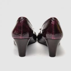 Pre Owned Tory Burch Plum Patent Leather Sally Wedges Size 39