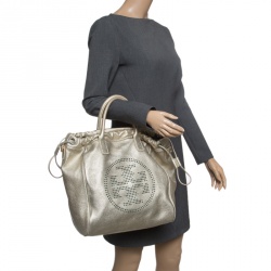 Pre Owned Tory Burch Metallic Silver Leather Perforated Logo Drawstring Tote with Pochette Accessories 