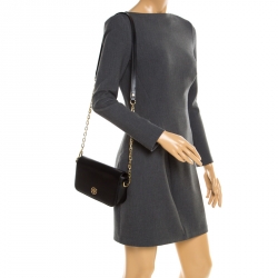 Pre Owned حقيبة كروس توري برش روبينسون جلد سوداء