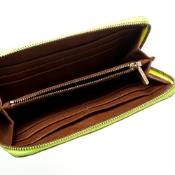 Pre Owned محفظة توري برش جلد نقشة الثعبان أخضر نيون بسحاب محيط