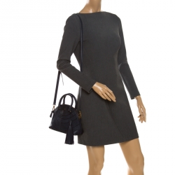 Pre Owned حقيبة كروس توري برش روبينسون شراشيب قبة صغيرة جلد كحلية