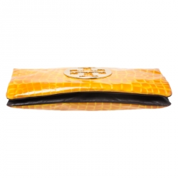 مملوكة مسبقًا Tory Burch Yellow Croc Embossed Patent Leather Clutch Bag