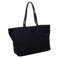 مملوكة مسبقًا حقيبة يد توري برش شوبر جلد ونايلون سوداء