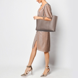 Pre Owned Tory Burch Beige Leather Triple Compartment Perry Tote