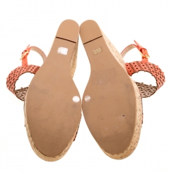 مملوكة مسبقًا Tory Burch Coral Red Perforated Leather Daisy Cork Wedge Sandals Size 39.5
