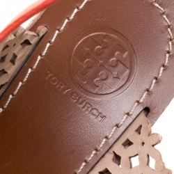 مملوكة مسبقًا Tory Burch Coral Red Perforated Leather Daisy Cork Wedge Sandals Size 39.5