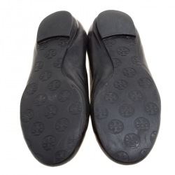 مملوكة مسبقًا حذاء فلات باليه توري برش مجعد ميني جلد أسود مقاس 38