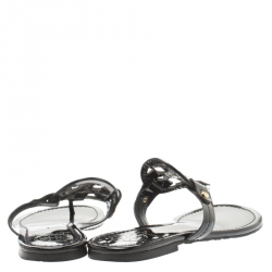 Pre Owned صندل بإصبع توري برش فلات ميلر جلد أسود مقاس 38.5