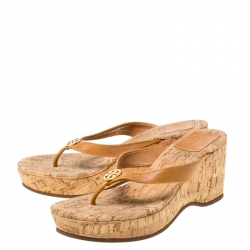 Pre Owned صندل إصبع توري برش سوزي جلد بني مقاس 36.5