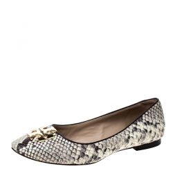 Pre Owned حذاء باليرينا فلات توري بورش ريفا جلد ثعبان بارز ثنائي اللون مقاس 37.5