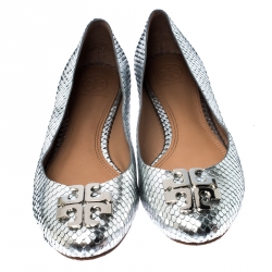 Pre Owned Tory Burch Silver Snakeskin Embossed Patent Leather Raphael Logo  Ballet Flats Size 38.5 