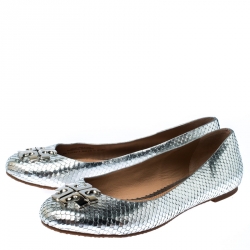 Pre Owned Tory Burch Silver Snakeskin Embossed Patent Leather Raphael Logo  Ballet Flats Size 38.5 
