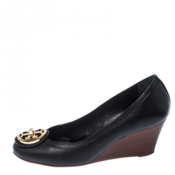 مملوكة مسبقًا Tory Burch Black Leather Sophie Wedge Pumps Size 36