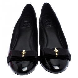 Pre Owned حذاء باليرينا فلات توري برش ترودي جل أسود لامع مقاس 39.5