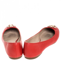 Pre Owned حذاء فلات باليه توري برش رفا جلد أحمر مقاس 38