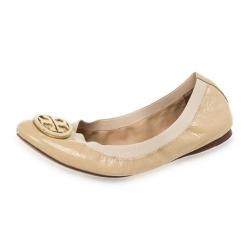 مملوكة مسبقًا Tory Burch Nude Patent Caroline Ballet Flats Size 41.5