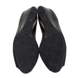 Pre Owned حذاء فلات باليه توري برش مقدمة مفتوحة ريفا جلد لامع أسود مقاس 41