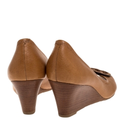 مملوكة مسبقًا Tory Burch Brown Leather Julianne Peep Toe Wedge Pumps Size 37.5