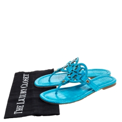 Pre Owned صندل بإصبع توري برش فلات ميلر جلد لامع أسود مقاس 37.5