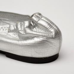 Pre Owned Tory Burch Silver Leather Reva Flats Size 40.5