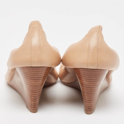 Pre Owned Tory Burch Beige Patent and Leather Wedge Pumps Size 38.5