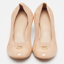 Pre Owned Tory Burch Beige Patent and Leather Wedge Pumps Size 38.5