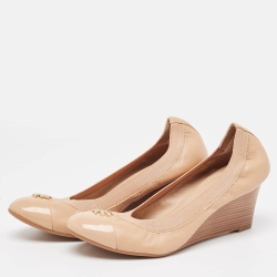 Pre Owned Tory Burch Beige Patent and Leather Wedge Pumps Size 38.5