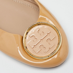 مملوكة مسبقًا حذاء باليرينا فلات توري برش مجعد ريفا جلد ذهبي مقاس 39