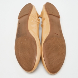 مملوكة مسبقًا حذاء باليرينا فلات توري برش مجعد ريفا جلد ذهبي مقاس 39