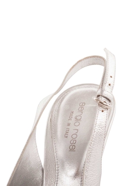مملوكة مسبقًا صندل سيرجيو روسي نعل سميك فتحة كعب مقدمة مفتوحة جلد فضي مقاس 37