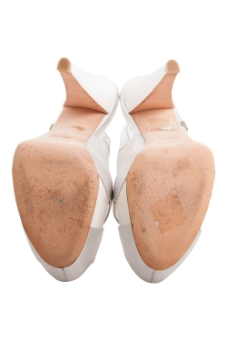 مملوكة مسبقًا صندل سيرجيو روسي نعل سميك فتحة كعب مقدمة مفتوحة جلد فضي مقاس 37