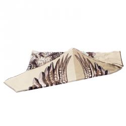 مملوكة مسبقًا Valentino Beige Eagle Printed Silk Square Scarf