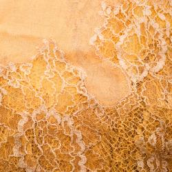 Pre Owned وشاح فالنتينو تفاصيل دانتيل متعرجة متعدد الألوان