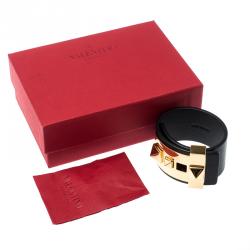 مملوكة مسبقًا Valentino Black Leather B Rockstud Wide Bracelet