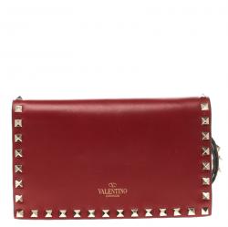 Pre Owned حقيبة كلتش فالنتينو جلد عنابي روكستد بحمالة معصم