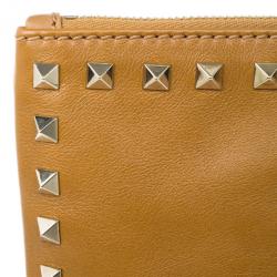 Pre Owned Valentino Brown Leather Rockstud Clutch