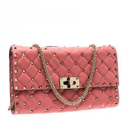 مملوكة مسبقًا Valentino Paradise Rose Quilted Soft Leather Rockstud Spike Chain Clutch Bag