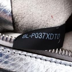 Pre Owned Valentino Silver Leather Small Rockstud Trapeze Tote