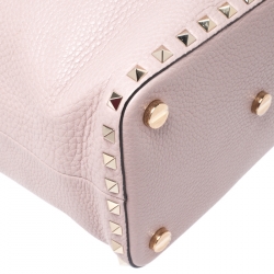 Pre Owned Valentino Powder Pink Leather Small Rockstud Bucket Bag