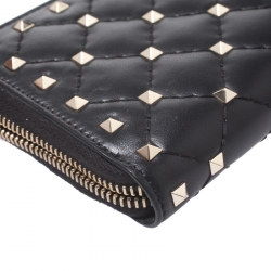 Pre Owned Valentino Black Quilted Leather Rockstud Spike Zip Around Wallet