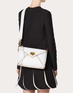 Pre Owned Valentino Optic White Grainy Leather Rockstud Hype Shoulder Bag