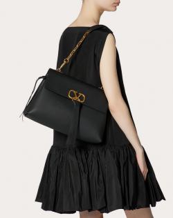 Pre Owned Valentino Black Grainy Leather Medium VRING Chain Shoulder Bag