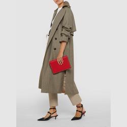 مملوكة مسبقًا Valentino Garavani Red Rockstud Leather Clutch